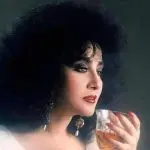 دانلود آهنگ شب پر ستاره از حمیرا